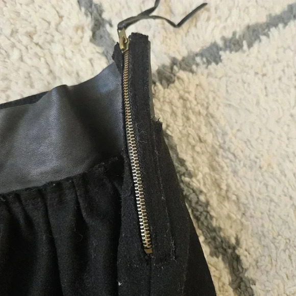 Nisiss wool midi length skirt with genuine leather accents s/m - Picture 4 of 8